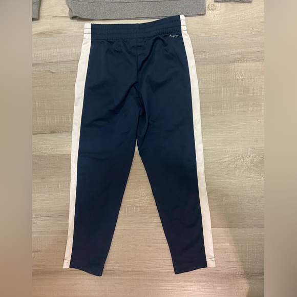 KIDS Nike Hoodie, Track Pants Set. Size Age 6-7 Years. - Picture 7 of 8